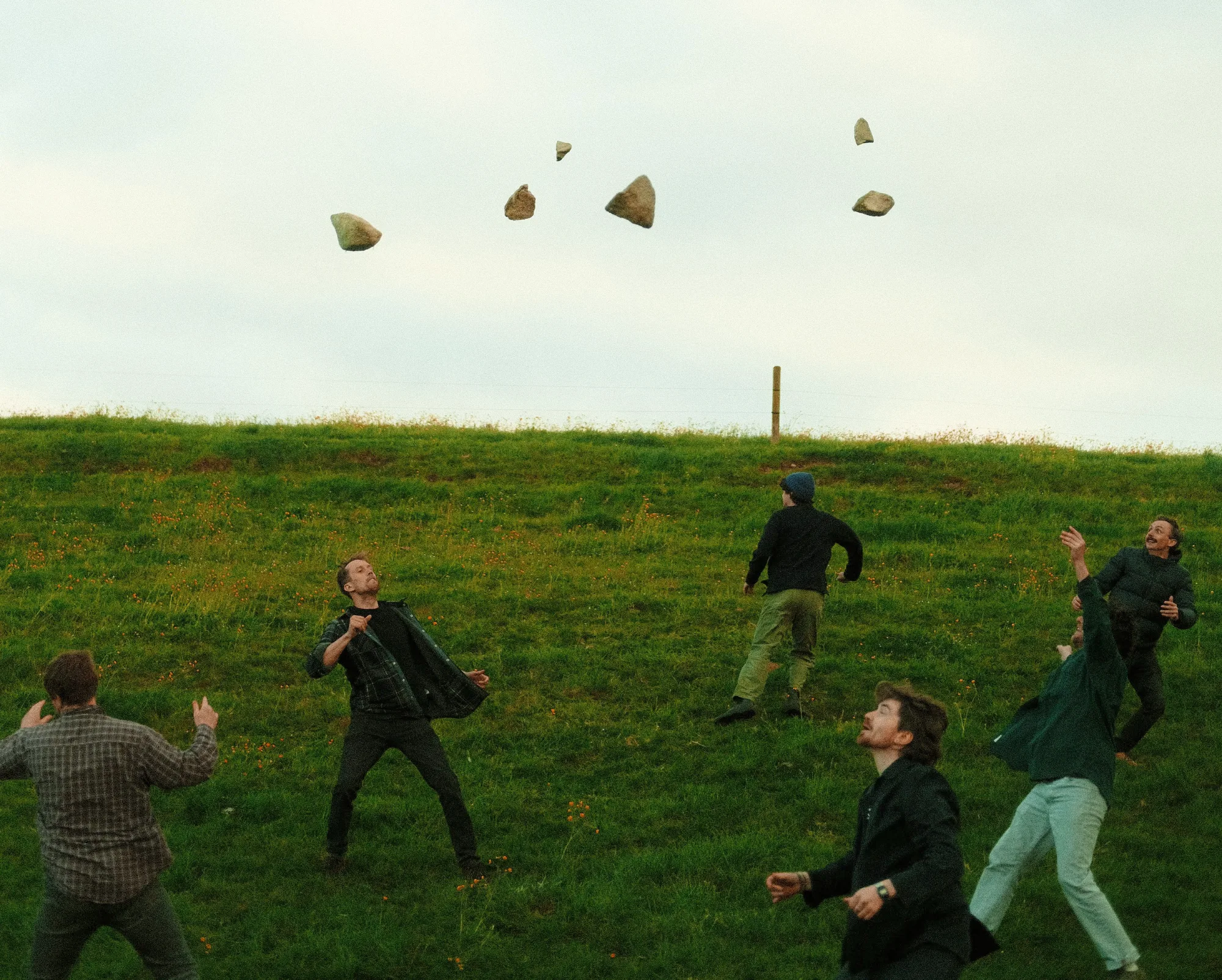Trá Pháidín announce new album Cloch ‘s Claí, share video for 'An Béal Bocht'